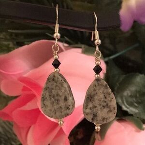 🔥ON SALE🔥3/$25🔥 💖 LA Design💖Handmade Earrings